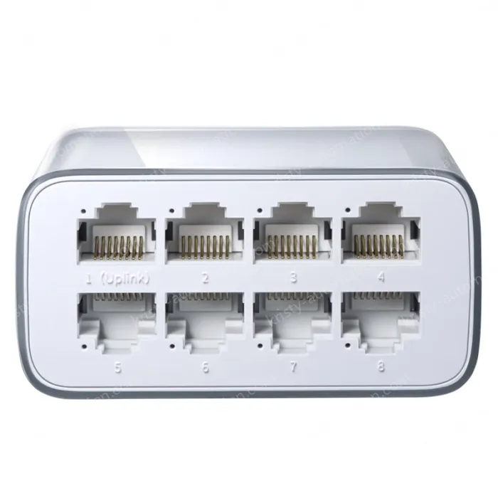 8 x 10/100M adaptive RJ45 ports switch